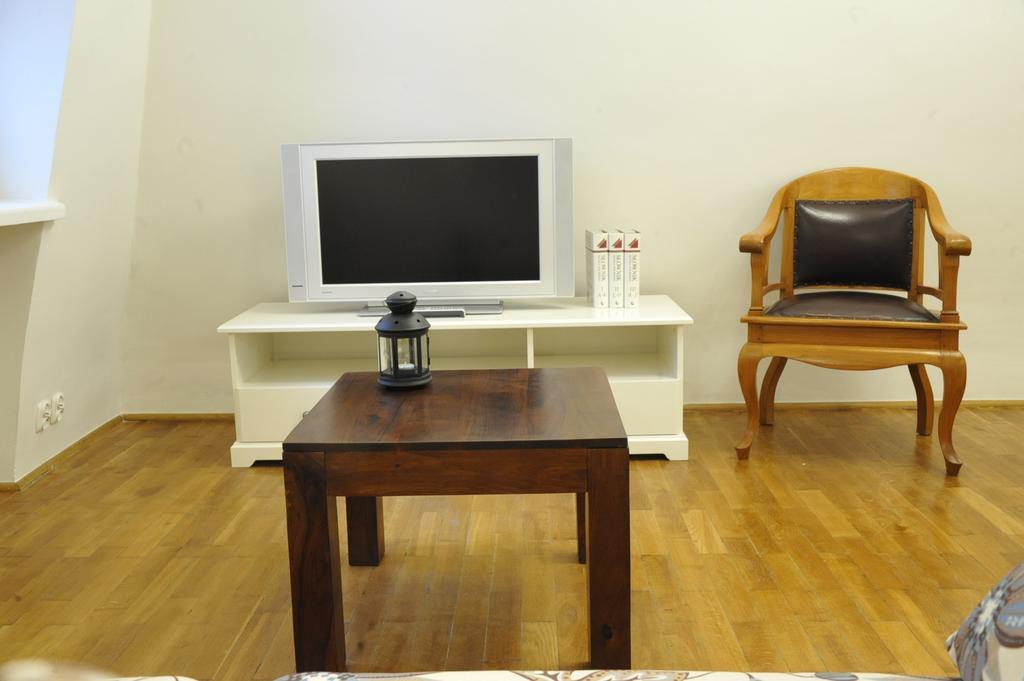 Milotu - Apartament Uniwersytecki Варшава Экстерьер фото